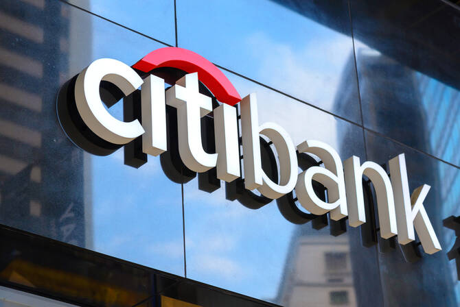 Citibank, bankalar bölgedeki ofisleri boşaltırken BAE şubelerinin çoğunu geçici olarak kapattı