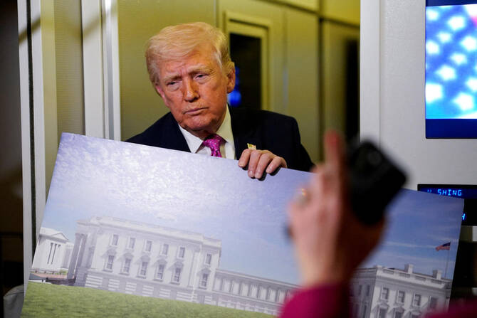 Trump, Hürmüz Boğazı yeniden açılmadığı takdirde İran'ın enerji santrallerine ve köprülerine saldırı düzenleyeceğine dair söz verdi
